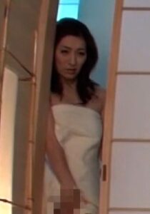 【h_1724a097g00006】ムラムラ熟女が全裸で肉棒狩り！淫気爆発で本能丸出し生嵌め狂い！ / 即ヌキ