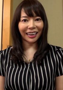 【h_1724a108g00004】服の上からでもわかる美巨乳セレブ奥さまが刺激を求めてAV撮影に参加！愉しむSEXがしたいと本能丸出しぶっ飛び性交！ / 即ヌキ