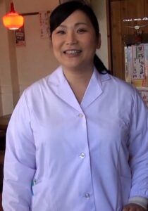 【h_1724a108g00013】行列のできる中華屋さんの美人女将が旦那に内緒でAV出演！？人生初のカメラの前でのSEXに爆乳揺らしてぶっ飛び破廉恥性交！ / 即ヌキ