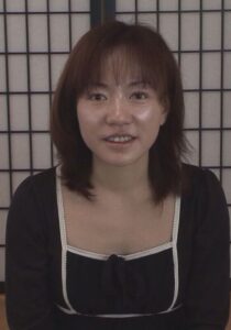 【h_1724v125i00006】おっとりし過ぎて婚期を逃した美人熟女！エッチもさぞかしおとなしいかと思いきや喉奥まで咥える絶品技を披露！ガッツリ立たせて中出しセックス！ / 即ヌキ
