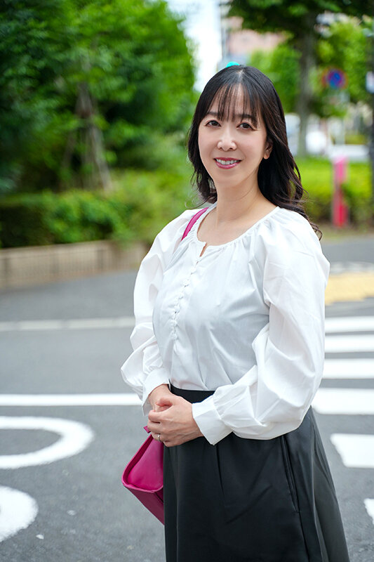バレエ教室を複数経営する元バレリーナ美熟女 多忙な社長業と夫との不仲の癒しを求めて不倫中出しSEX/HMN WORKS