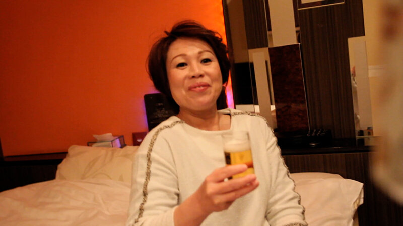 SEXは好きだけどプライベートではご無沙汰。遅咲き熟女がAVエッチで欲求不満解消の濃厚交尾！/即ヌキ