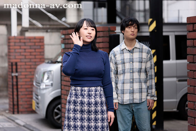 家族皆が巣立った実家で、 母と過ごす近親相姦の日々―。 中島美南/マドンナ