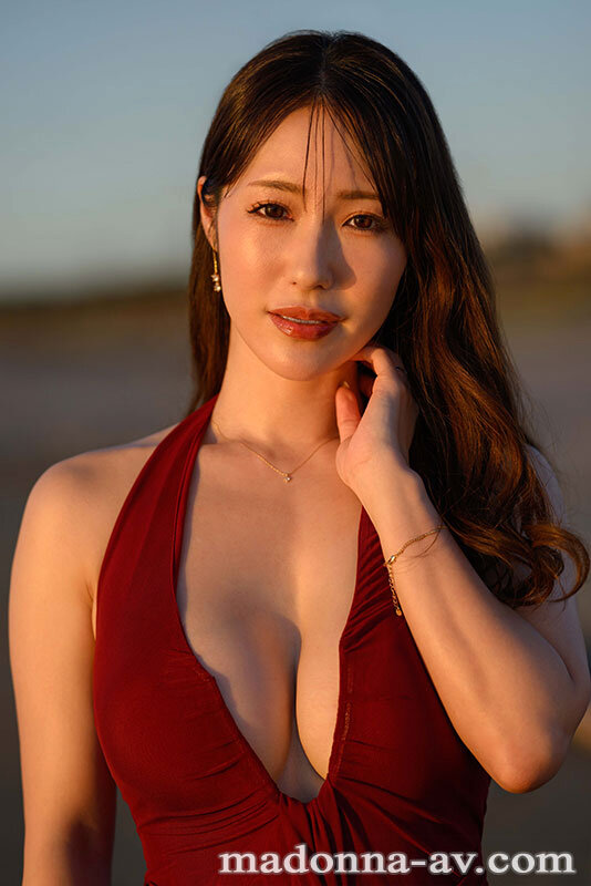 洗練された美貌、無尽蔵のエロス 稲森雅 42 歳 AV DEBUT 北の大地が育んだ元地方局アナウンサーの人妻 誕生/マドンナ