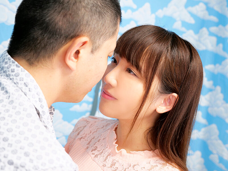 吉祥寺で見つけた心優しい巨乳の奥様 童貞くんのオナニーのお手伝いのつもりがセックス練習ってことで素股していてヌルっと入って筆おろし！？/アイエナRISING