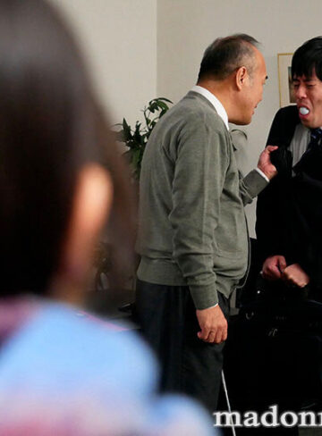 腰振り無双のエロ妻 性根が腐りきった夫の上w司を私の圧倒的な腰使いで屈服させた調教物語―。 宇流木さらら/マドンナ