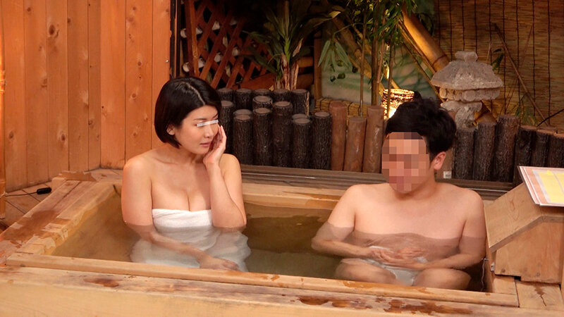 一般男女モニタリングAV 家族旅行中にW不倫しちゃった男女のその後まで追跡スペシャル 巨乳妻が初対面のデカチン既婚男性とタオル一枚で相席混浴！スケベ本性剥き出しの連続射精セックス！！…が忘れられない男女がお互いのパートナーの目を盗んで何度も繰り返す中出し密会…/ディープス