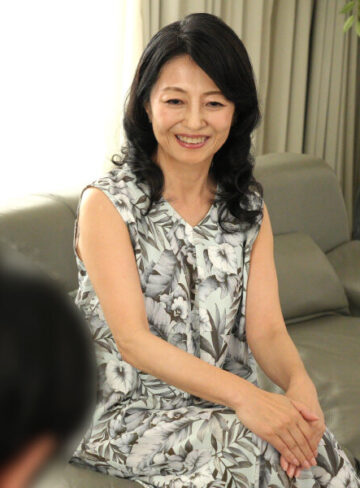 「初めてがおばさんと生じゃいやかしら？」童貞くんが人妻熟女と最高の筆下ろし性交 里海ゆうひ/センタービレッジ