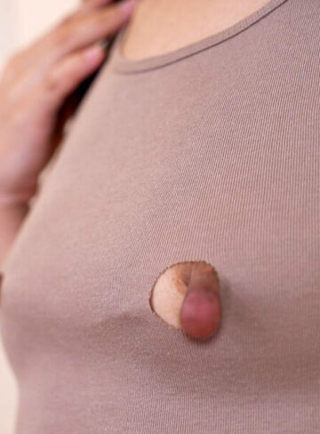 旦那を思って…イキたがりな長乳首連続アクメ発情 椎名朝妃46歳/センタービレッジ