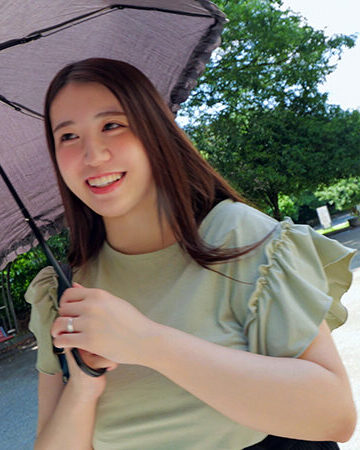 アラサーになって焦って結婚したことを後悔する豊満人妻。爆乳系グラビアアイドルとして過ごした華やかな日々とのギャップに耐えられず、刺激を求めて不倫SEX/HMN WORKS