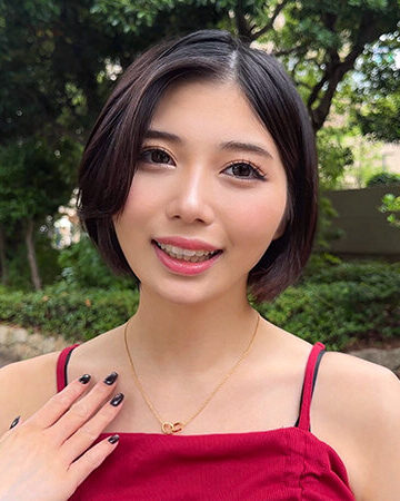 美脚が目を引くスタイル抜群の元モデル人妻！今なお輝く自慢のスレンダーボディが夫以外のチ〇コを求める不倫SEX！！/HMN WORKS