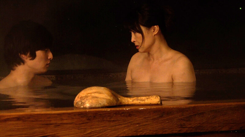 離れて暮らす母に一途な思いをぶつける愚息。そんな思いに揺れ肉欲性交に溺れるふたり…。/即ヌキ