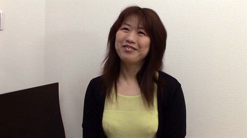 笑顔が可愛い童顔奥様！旦那が構ってくれない寂しさに耐え切れずAV出演！そんなイケナイ奥様にはガンガンSEXであつ～い精液をプレゼント！/即ヌキ