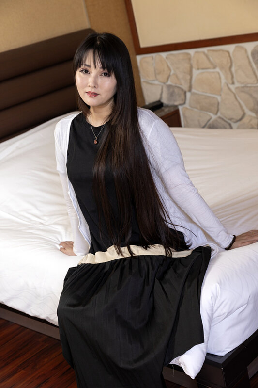 熟女の浮気は本気のセックス VOL.106 第2弾 果歩さん（41）/花と蜜