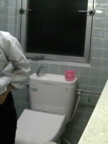 給食センターで働くおばさんのトイレ盗撮 尿検査採取映像2 38人/熟撮/妄想族