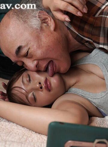 最愛のIカップ妻が中年男の欲望に溺れる本格NTRー。 町内キャンプNTR テントの中でまわされた妻の衝撃的寝取られ映像 桃園怜奈/マドンナ
