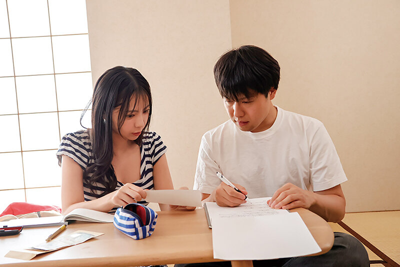 人妻と巨根青年の筆おろし孕ませ不倫 夫に内緒で密会し繰り返した中出し不貞セックスの果てに… 吉澤友貴/JET映像