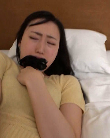 ナンパじゃないというナンパでゲットした訳アリ黒髪ロングヘアーの人妻さん。ハシゴしてヘロヘロにそして…。/即ヌキ