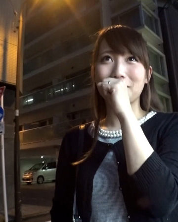 AV男優の街角ナンパ！味わった事のない快楽に溺れる会社帰りの巨乳美人奥様と中出しセックス！/即ヌキ