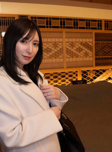 最近元気がないパート先の人妻「仲村さん」を気分転換がてらドライブデートに誘ったらセックスレスと夫の浮気を打ち明けられホテルで一晩中、愛し続けてあげたら「オンナとしての悦び」を改めて知り僕なしでは生きられないカラダになってしまった。 仲村みう/アイデアポケット