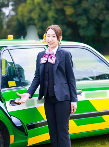 SNSフォロワー9万人の人妻タクシードライバー 春木蘭子45歳 最終章 何も知らない人妻を野外SEX、露出、7P責め 初めて尽くしの羞恥温泉旅行/SODクリエイト