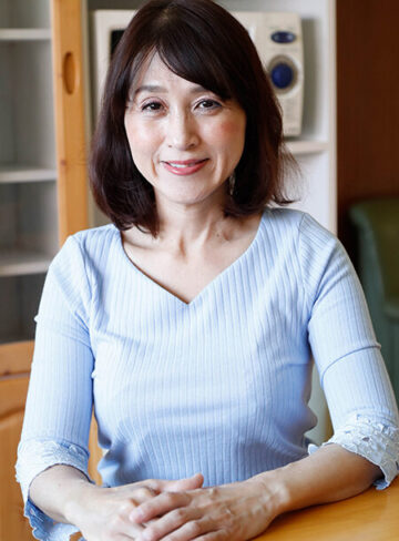 遅咲き熟女 良き妻・良き母を務めてきた遊びを知らないお堅い女が…過呼吸になるほどの濃密なSEX 60人8時間4/MBM